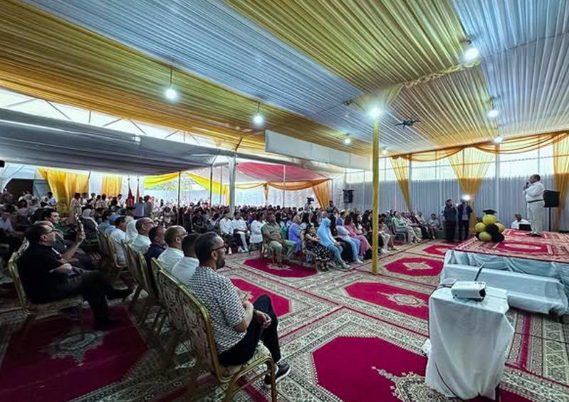 Grande salle de cérémonie — réunion parents et élèves